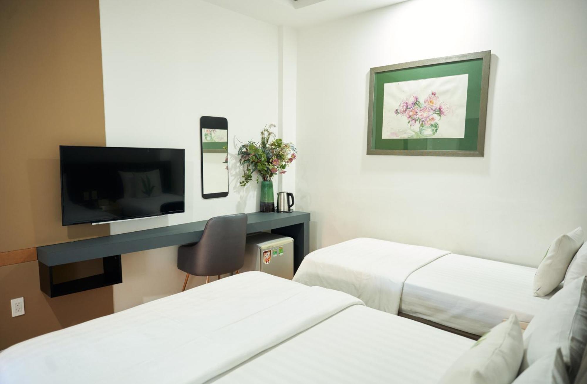 Trang An Hotel - 5 Minutes Landmark 81 Ho Chi Minh City Exterior photo
